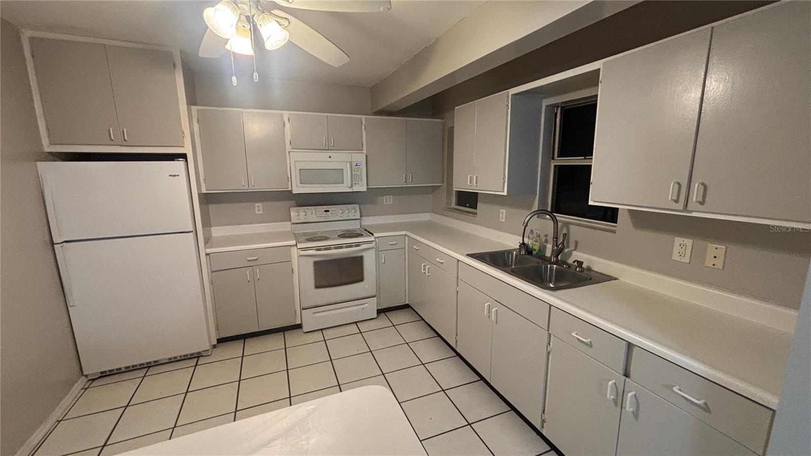 Image 5 of 11 For 10014 Jasmine Avenue B