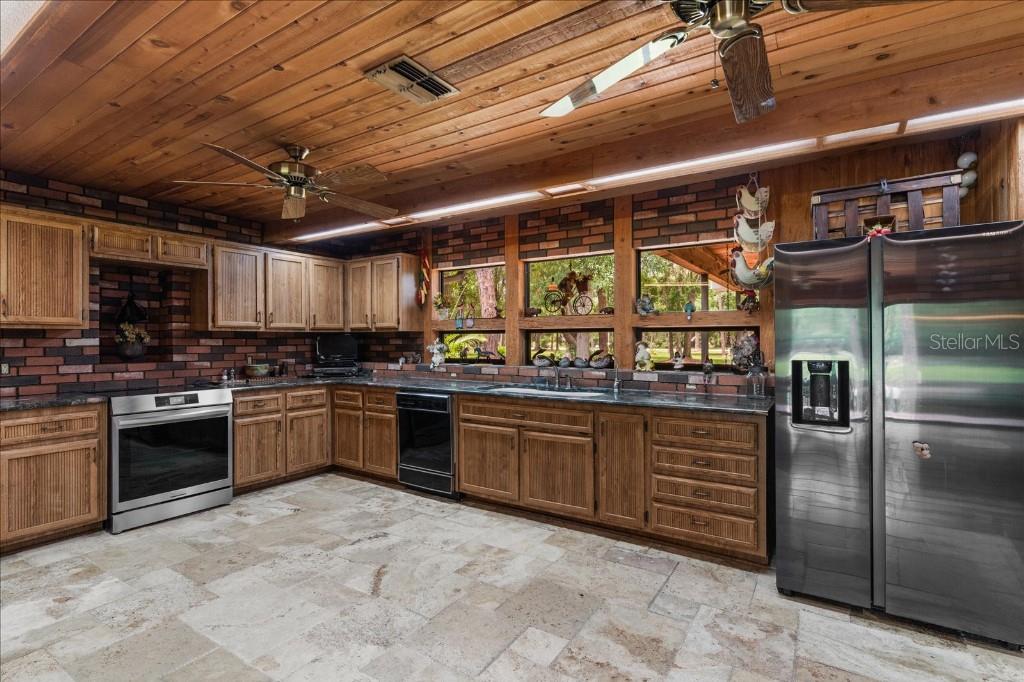 Image 17 of 40 For 935 Ranch Road