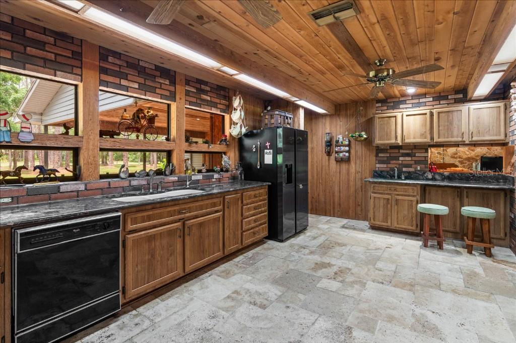Image 18 of 40 For 935 Ranch Road