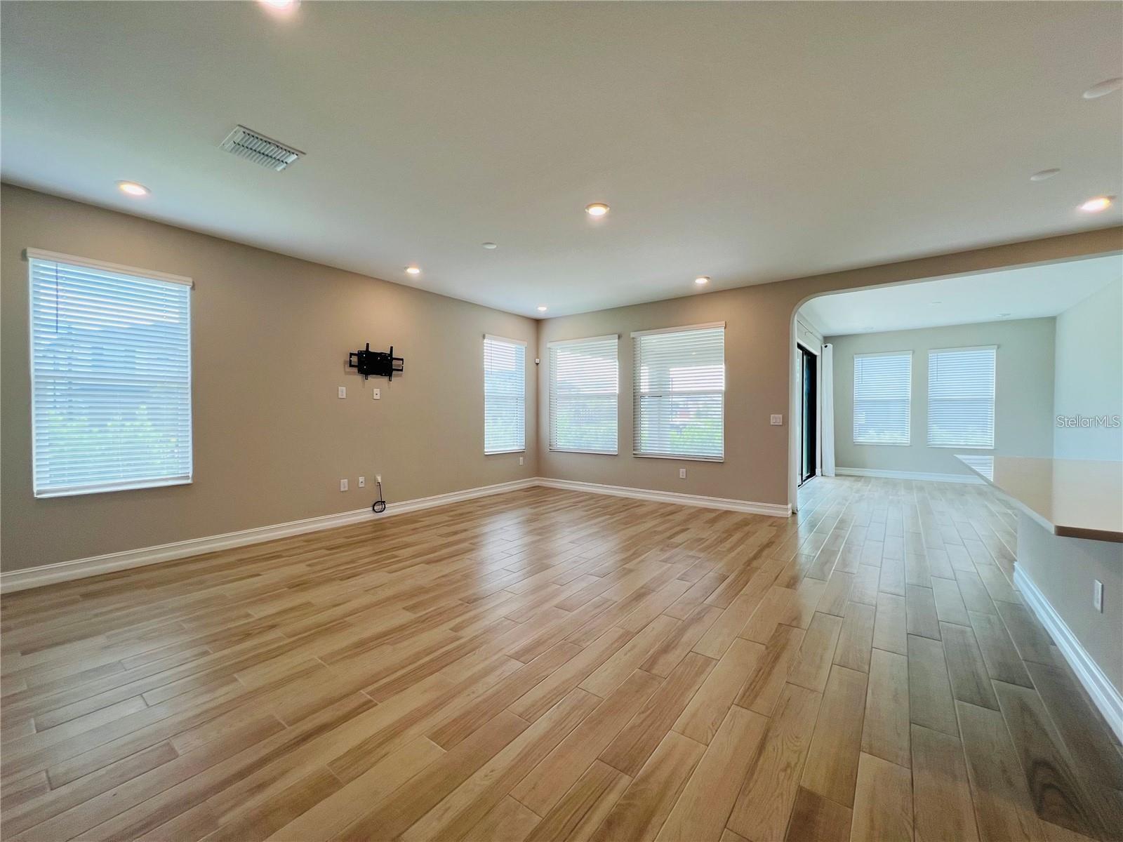 Image 13 of 82 For 4567 Tivoli Drive