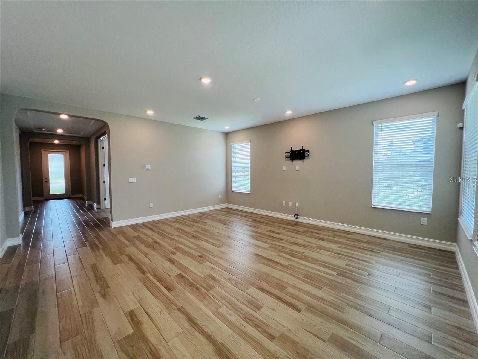 Image 14 of 82 For 4567 Tivoli Drive