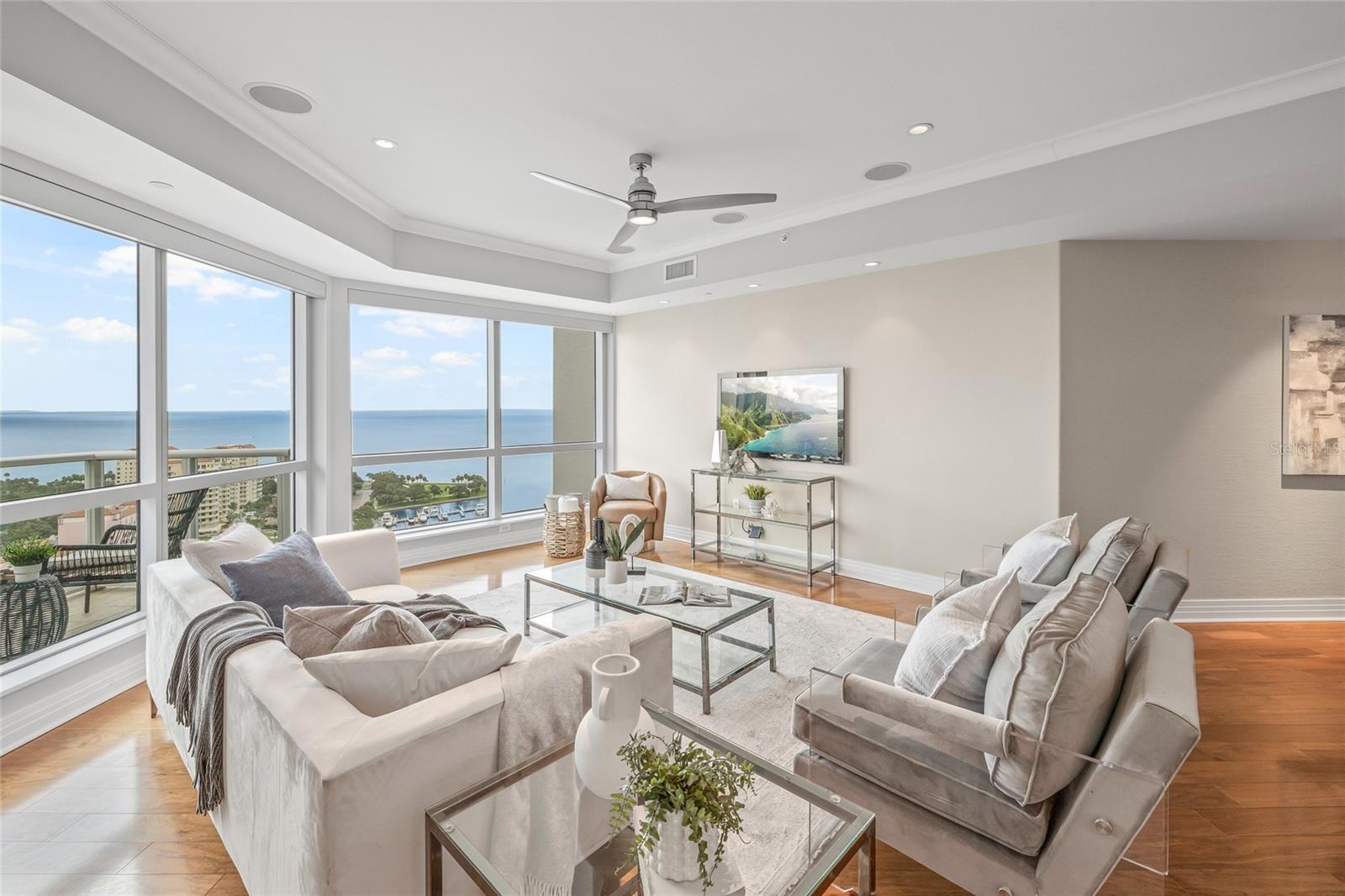 Image 3 of 42 For 400 Beach Drive Ne 2301