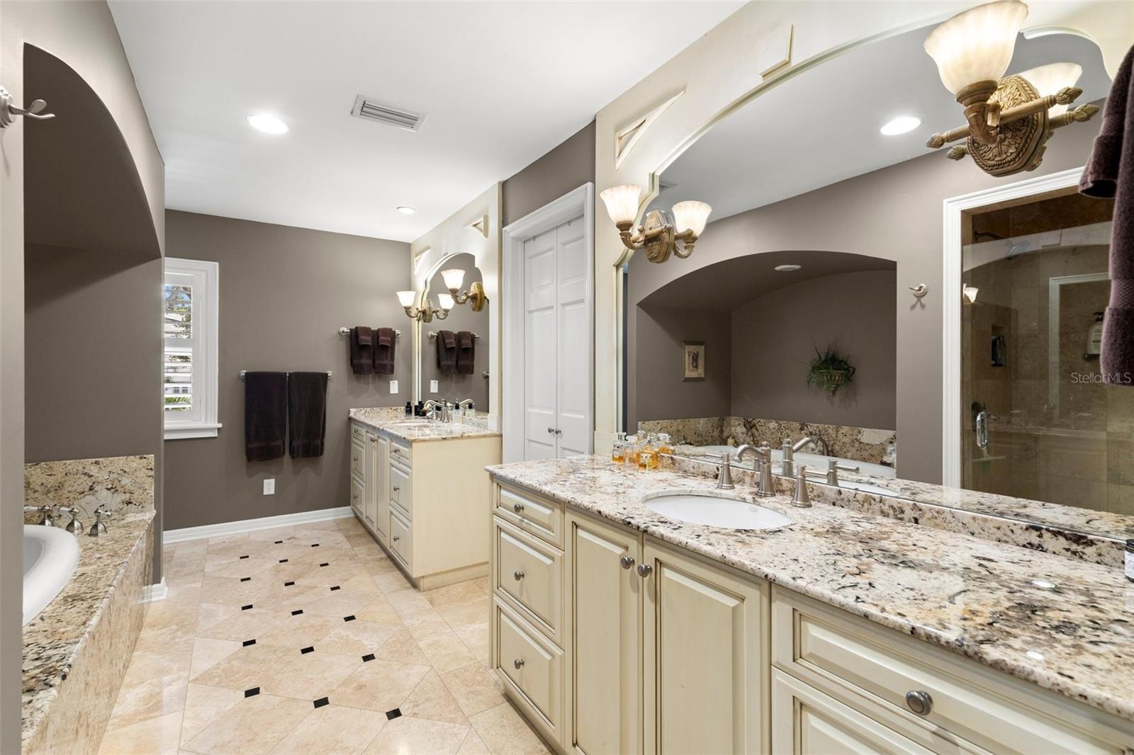 Image 34 of 42 For 3003 Villa Rosa Park
