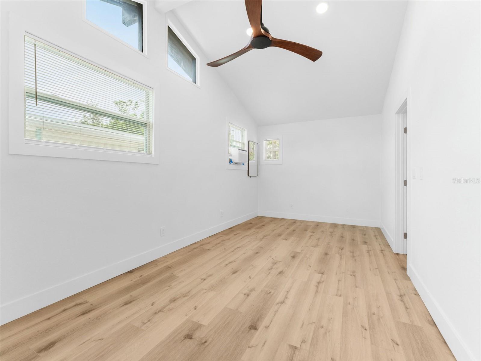 Image 24 of 48 For 960 65th Street S