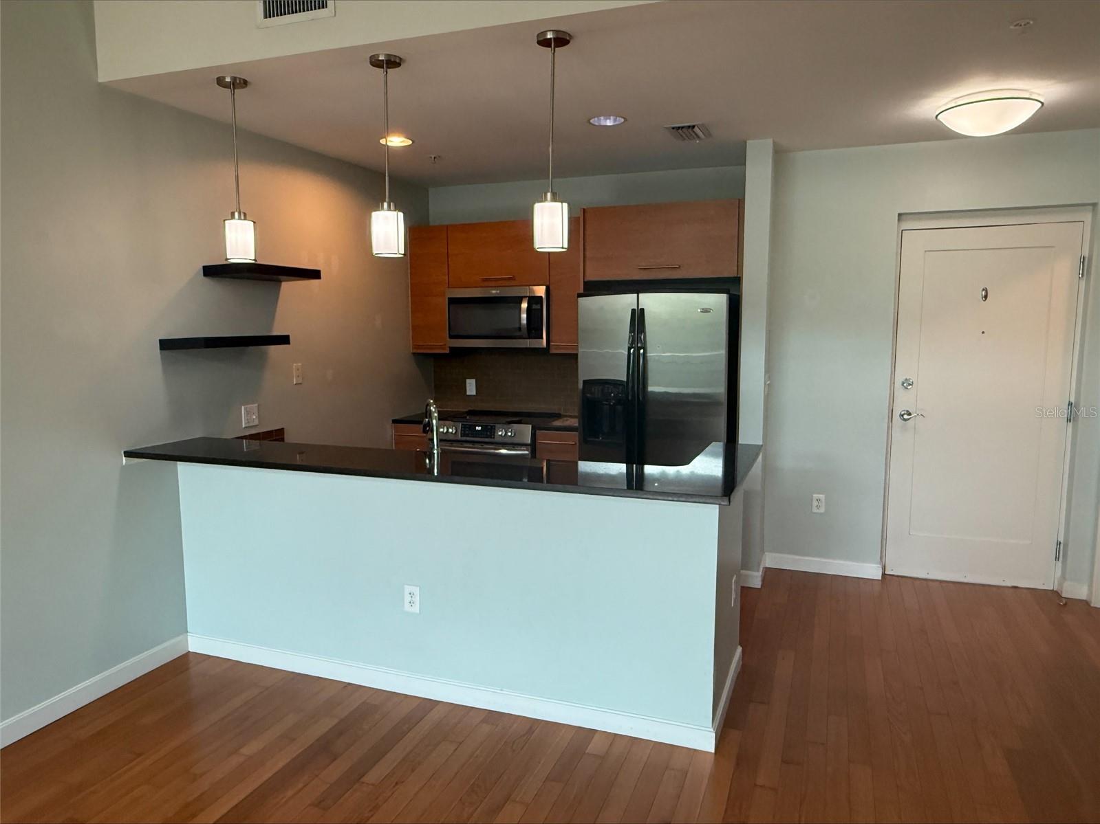 Image 4 of 37 For 400 4th Street S 305