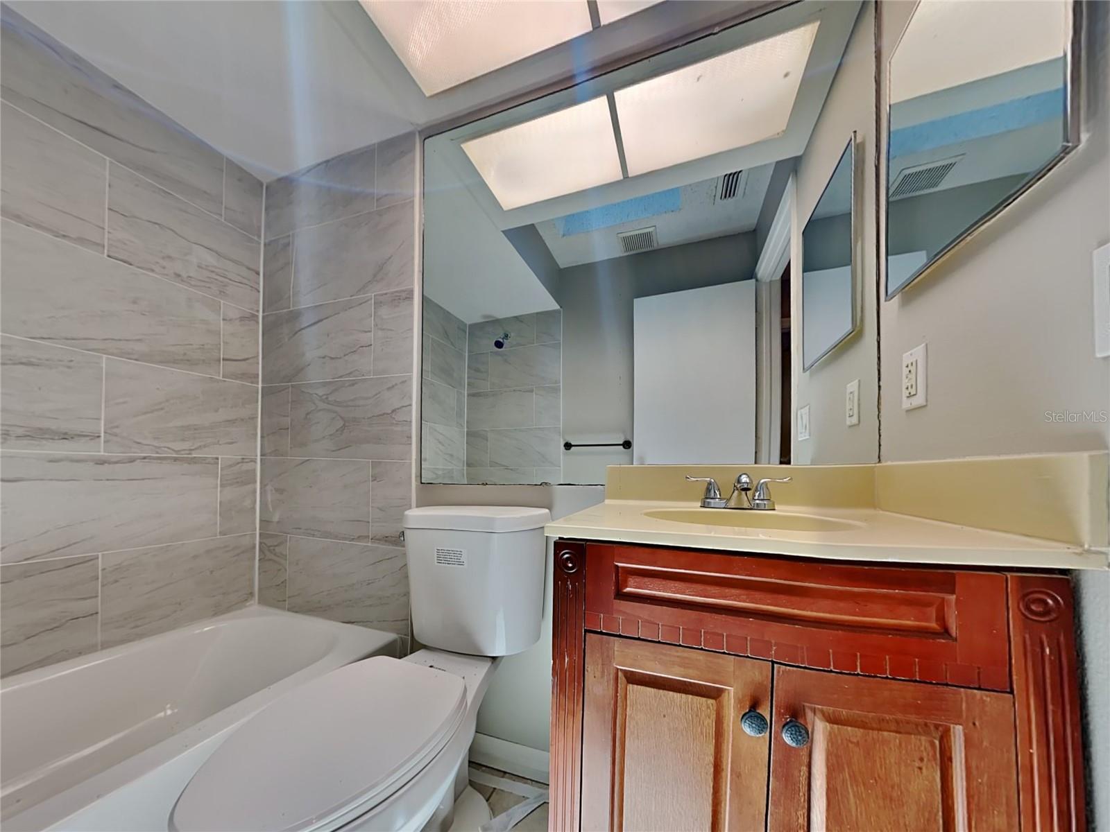 Image 14 of 16 For 7925 Cameron Cay Court