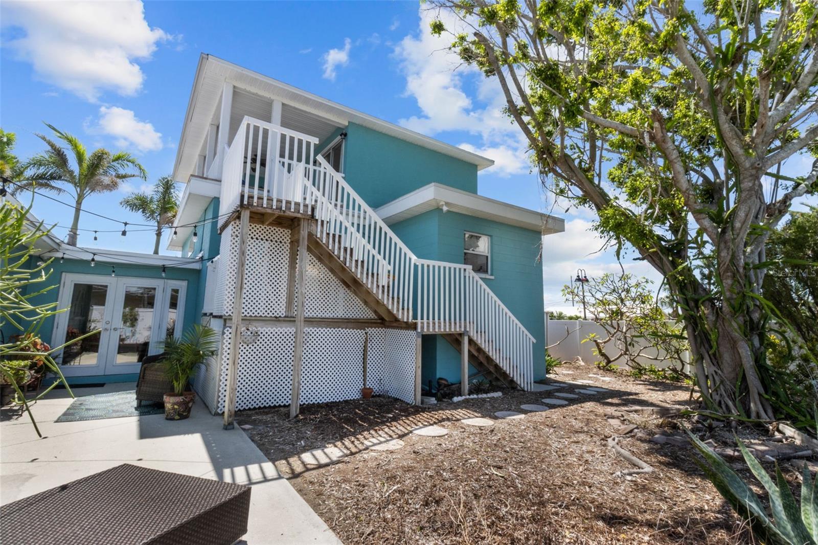 Image 11 of 55 For 7950 Causeway Boulevard N
