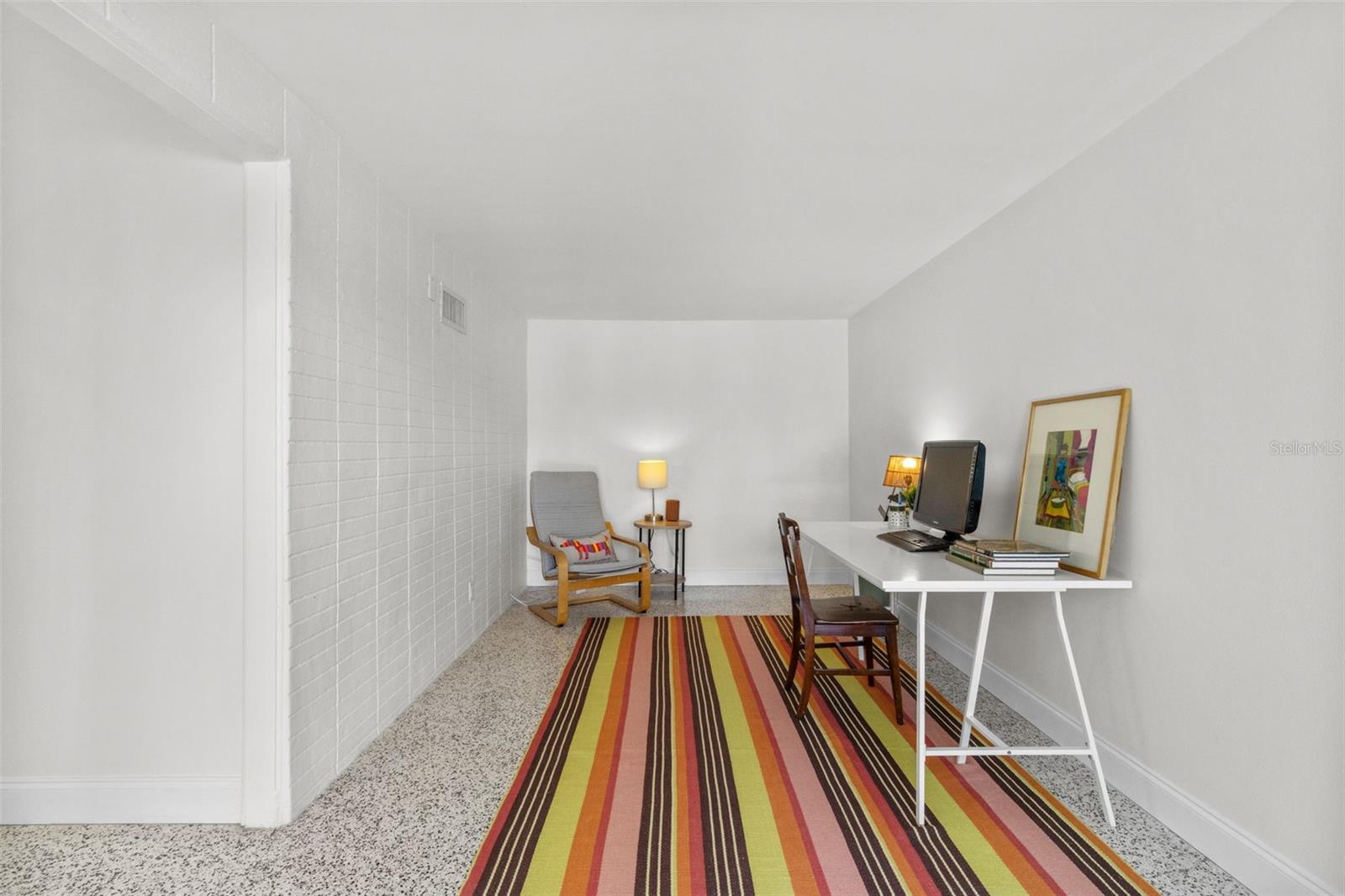 Image 16 of 55 For 7950 Causeway Boulevard N