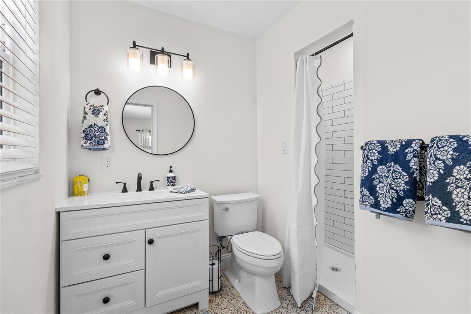 Image 25 of 55 For 7950 Causeway Boulevard N