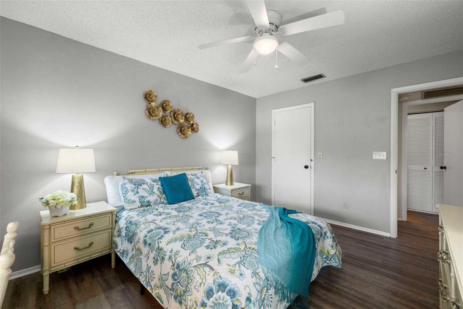 Listing photo id 12 for 1701 Pinehurst Road 18d