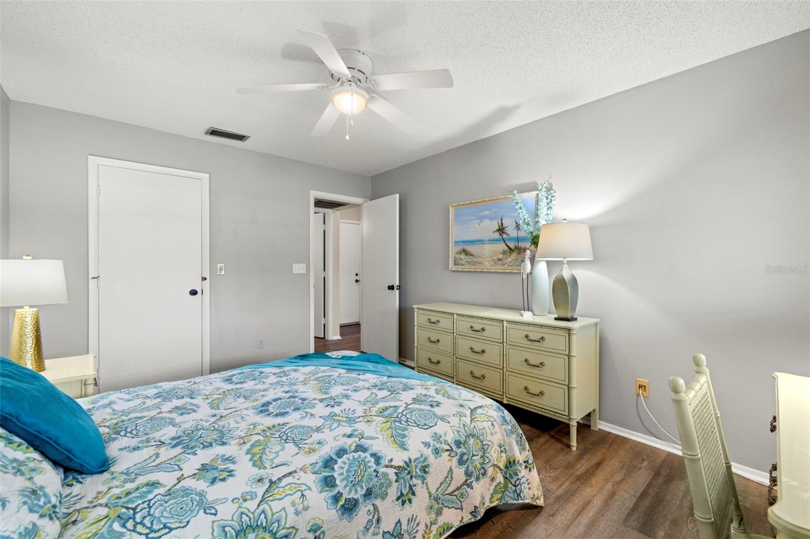 Listing photo id 13 for 1701 Pinehurst Road 18d
