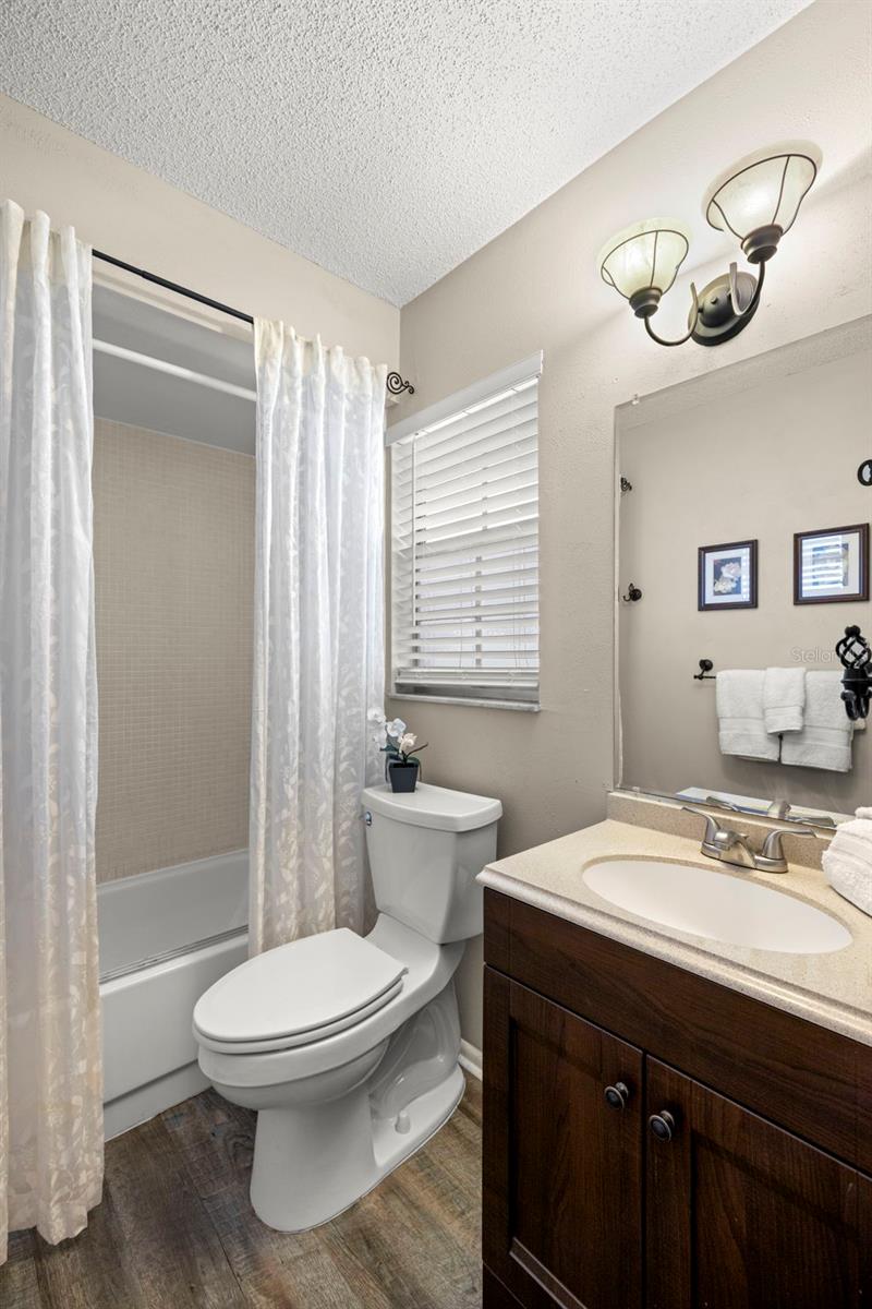 Listing photo id 17 for 1701 Pinehurst Road 18d