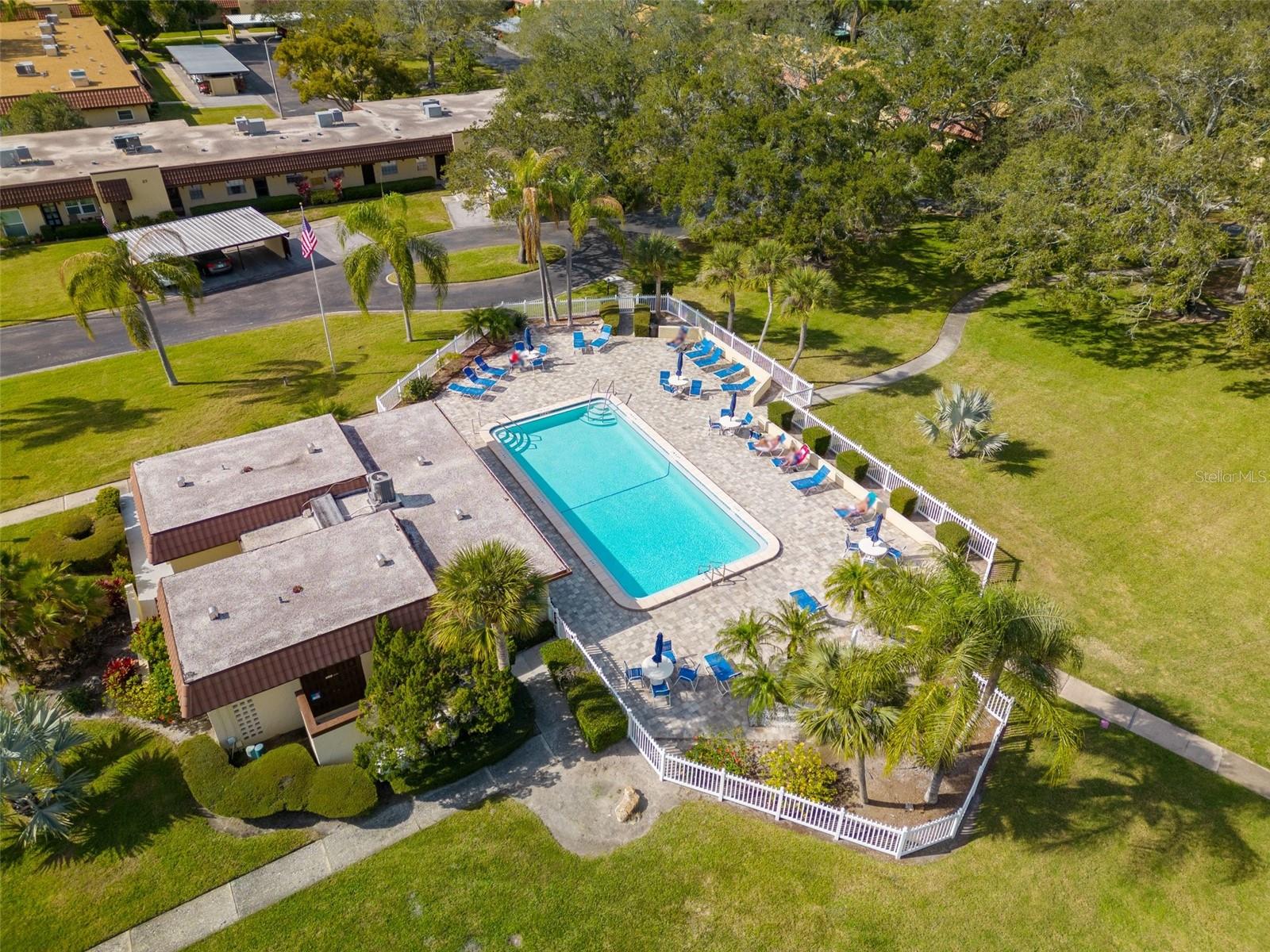 Listing photo id 24 for 1701 Pinehurst Road 18d