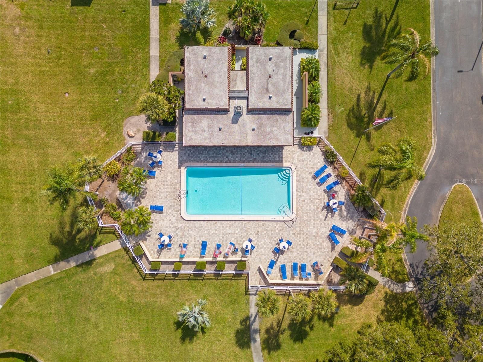 Listing photo id 26 for 1701 Pinehurst Road 18d