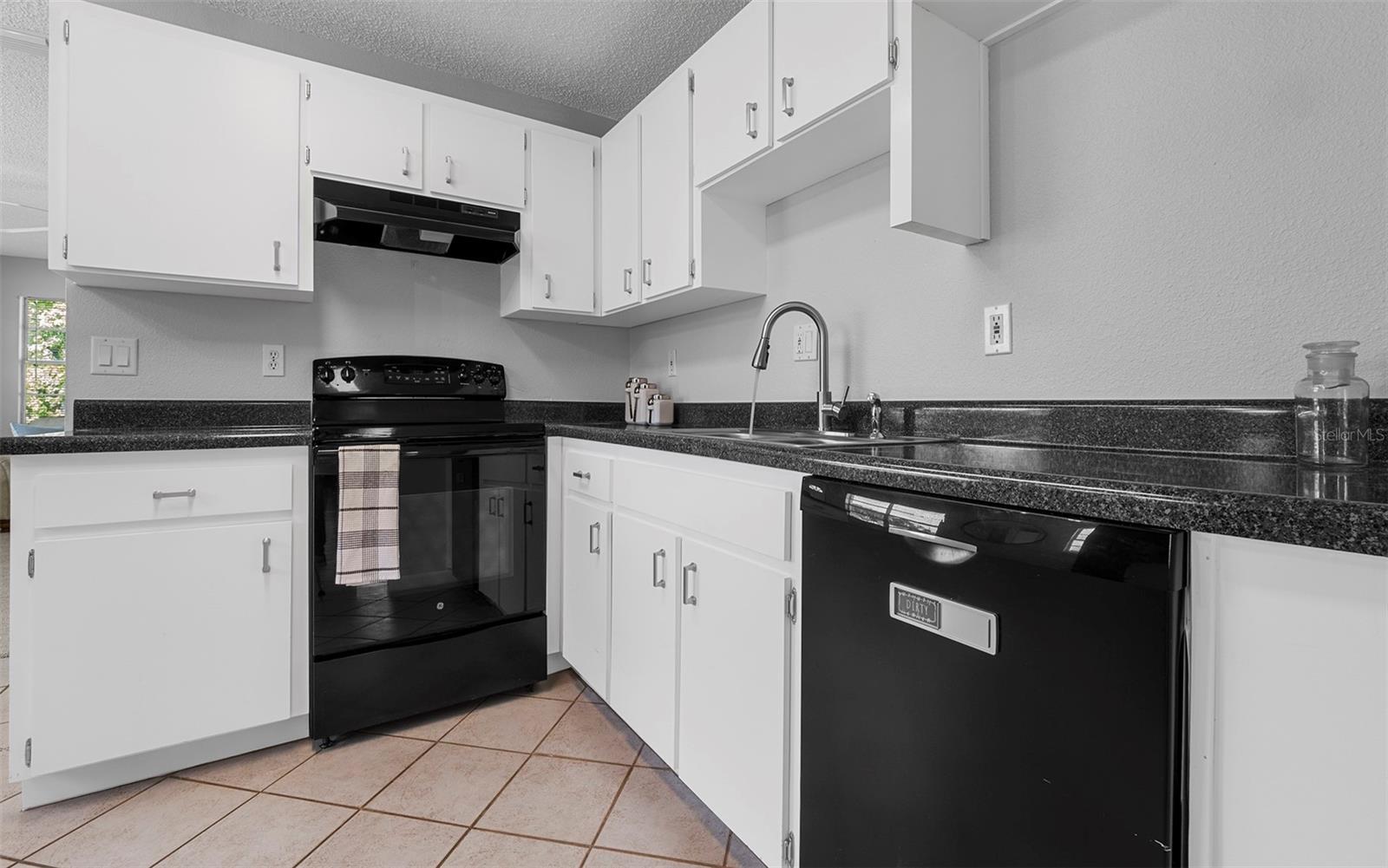 Image 13 of 33 For 2614 Idlewild Avenue