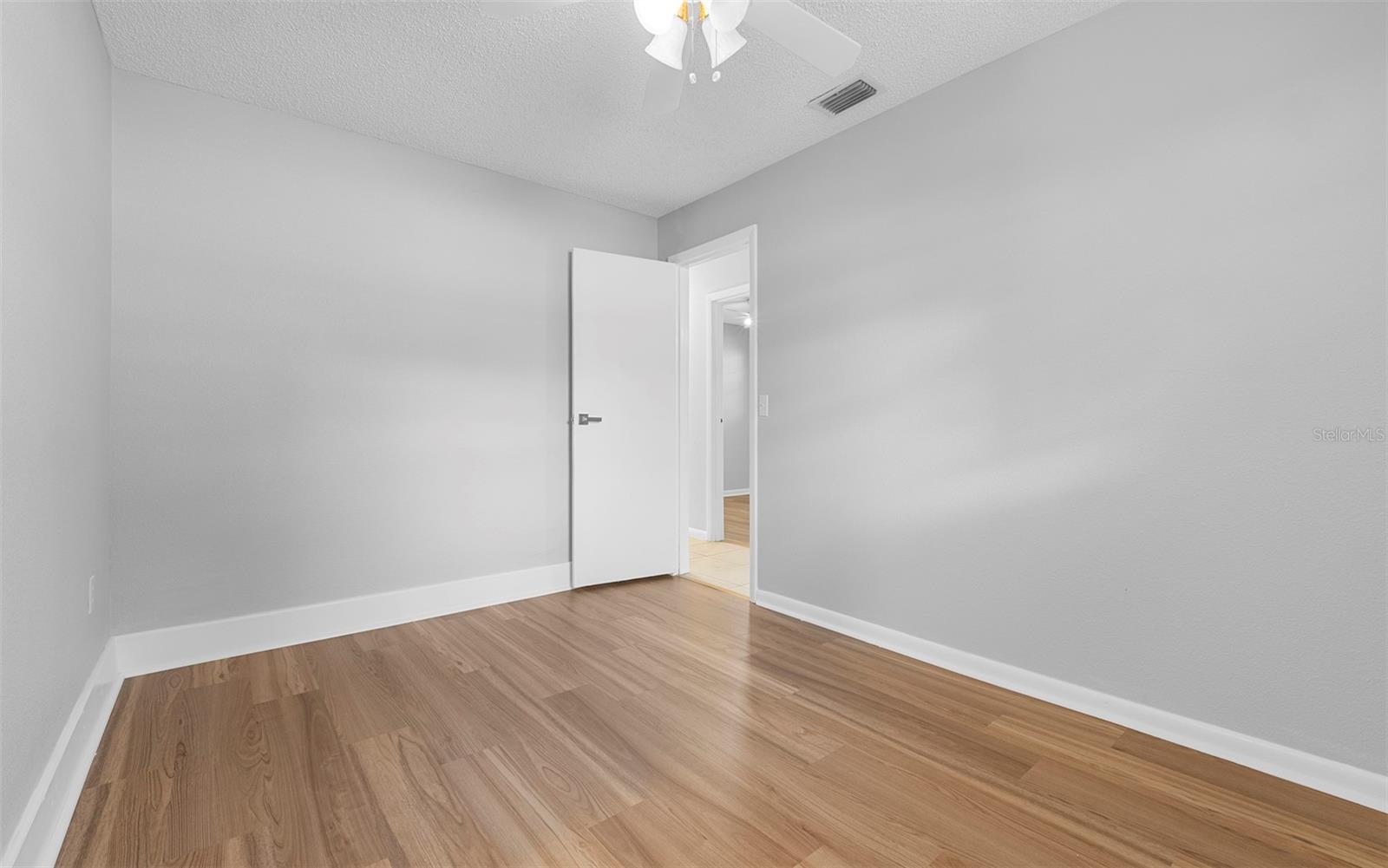 Image 19 of 33 For 2614 Idlewild Avenue