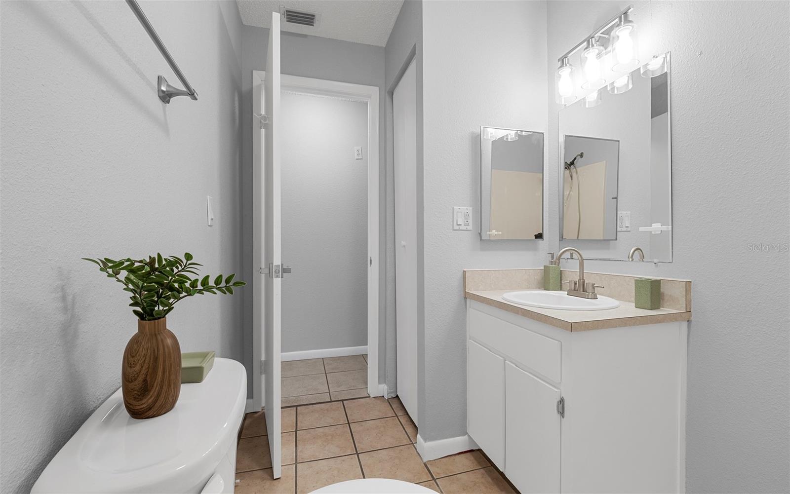 Image 23 of 33 For 2614 Idlewild Avenue