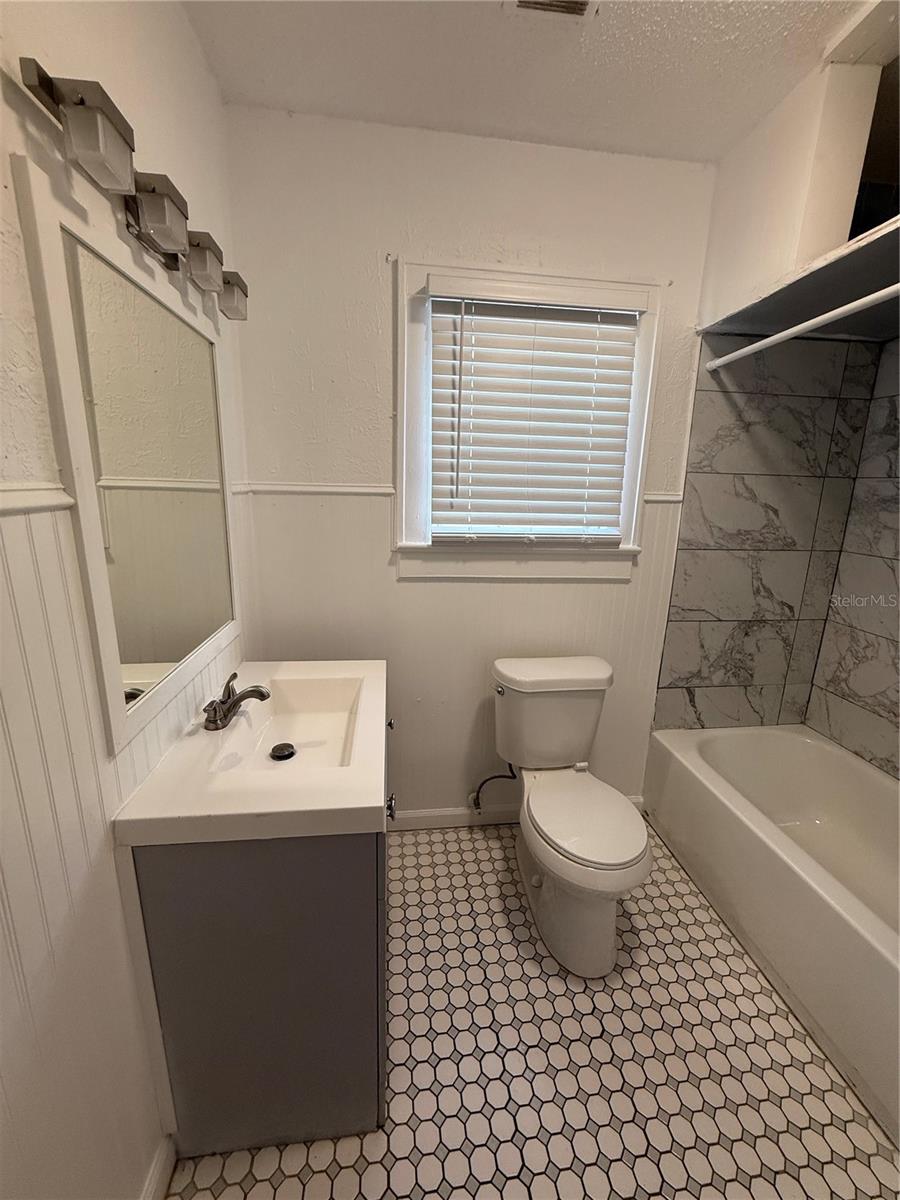 Image 11 of 16 For 8708 Edison Avenue A