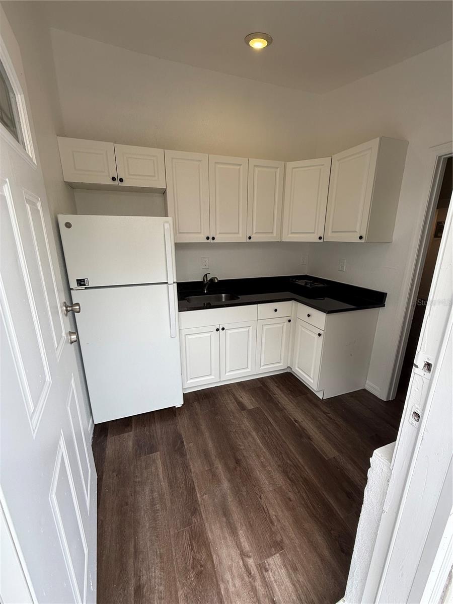Listing photo id 0 for 8708 Edison Avenue B