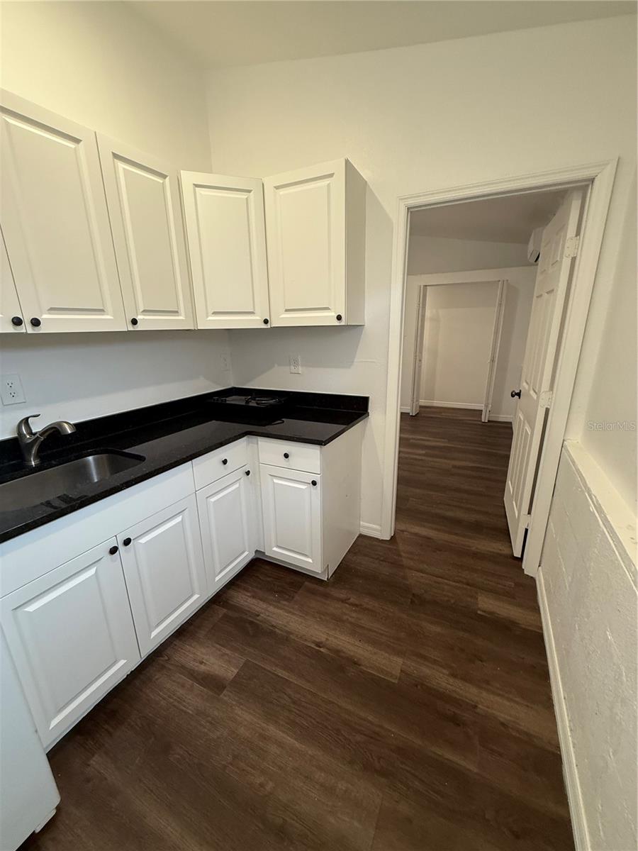 Listing photo id 1 for 8708 Edison Avenue B