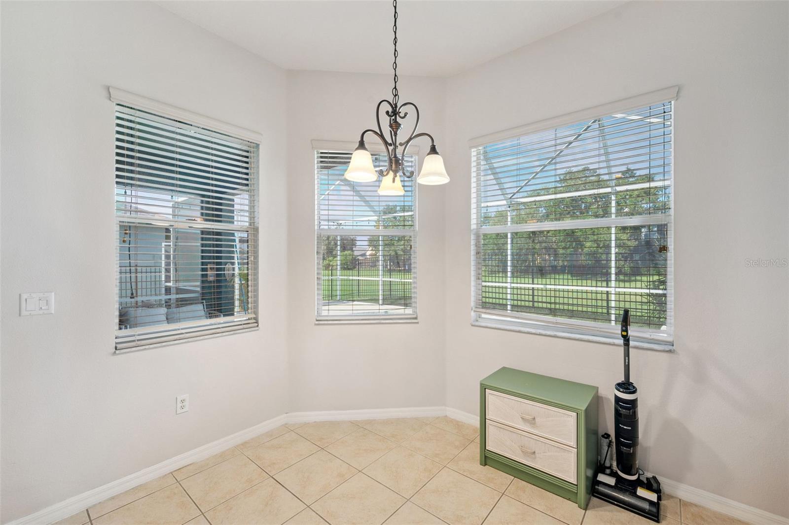 Image 16 of 41 For 4641 Rolling Green Drive