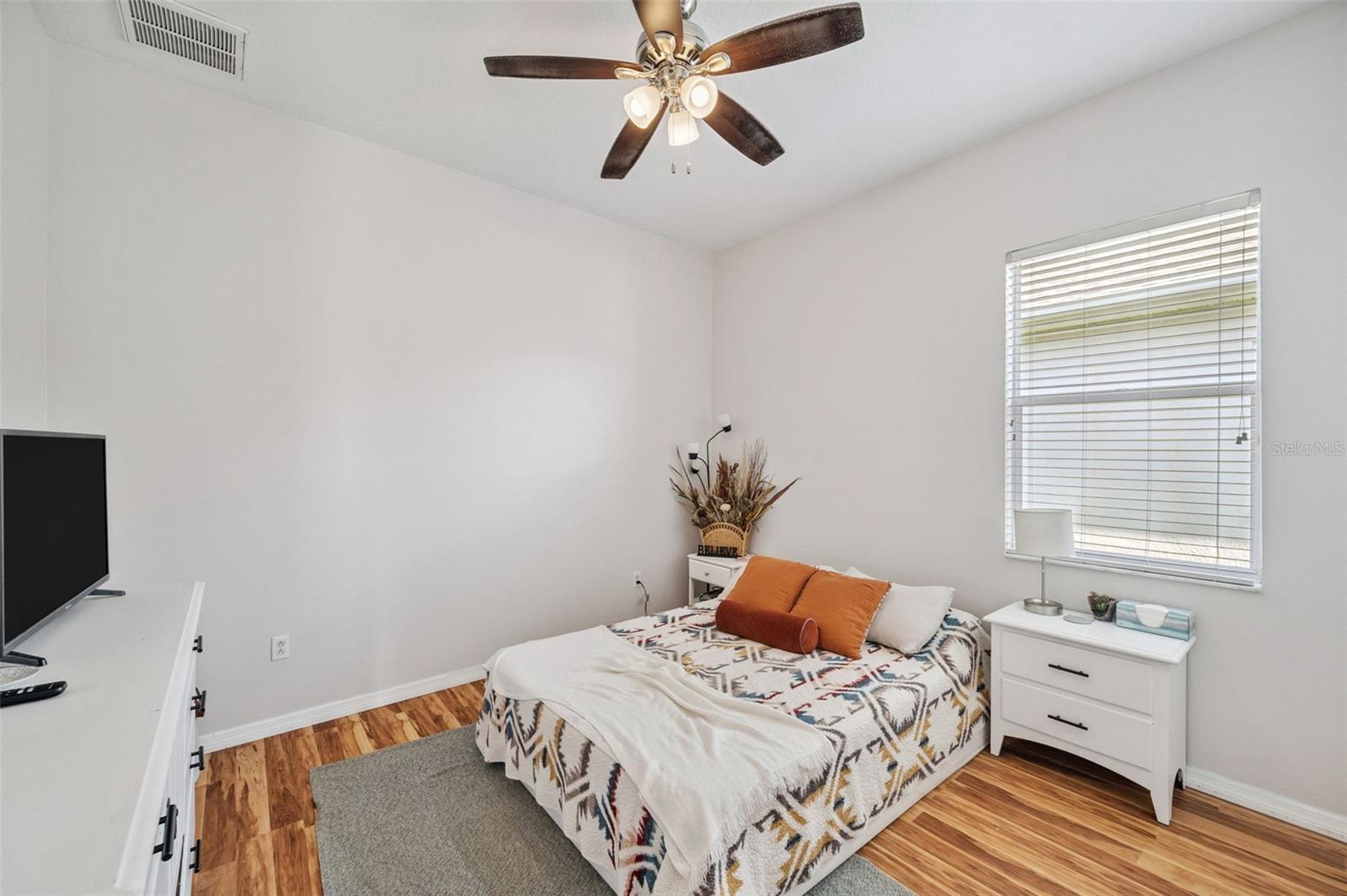 Image 19 of 41 For 4641 Rolling Green Drive