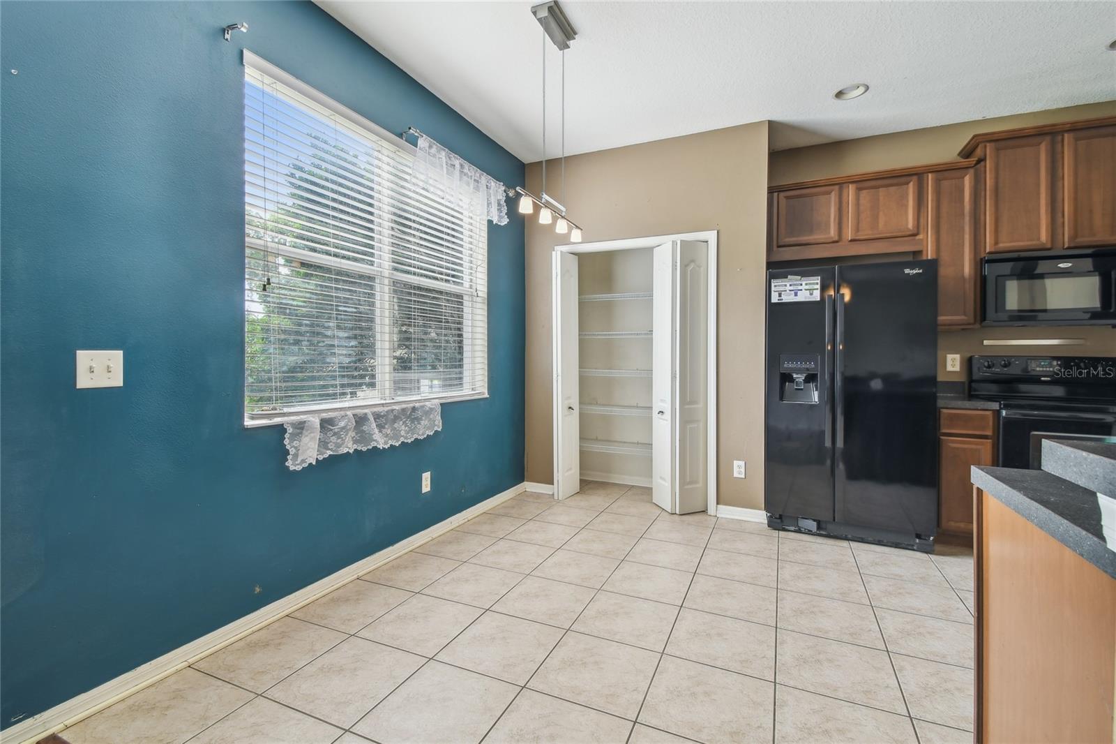 Image 12 of 38 For 10343 Avelar Ridge Drive