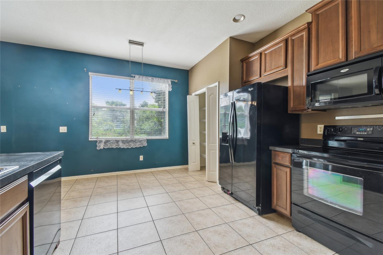 Image 14 of 38 For 10343 Avelar Ridge Drive