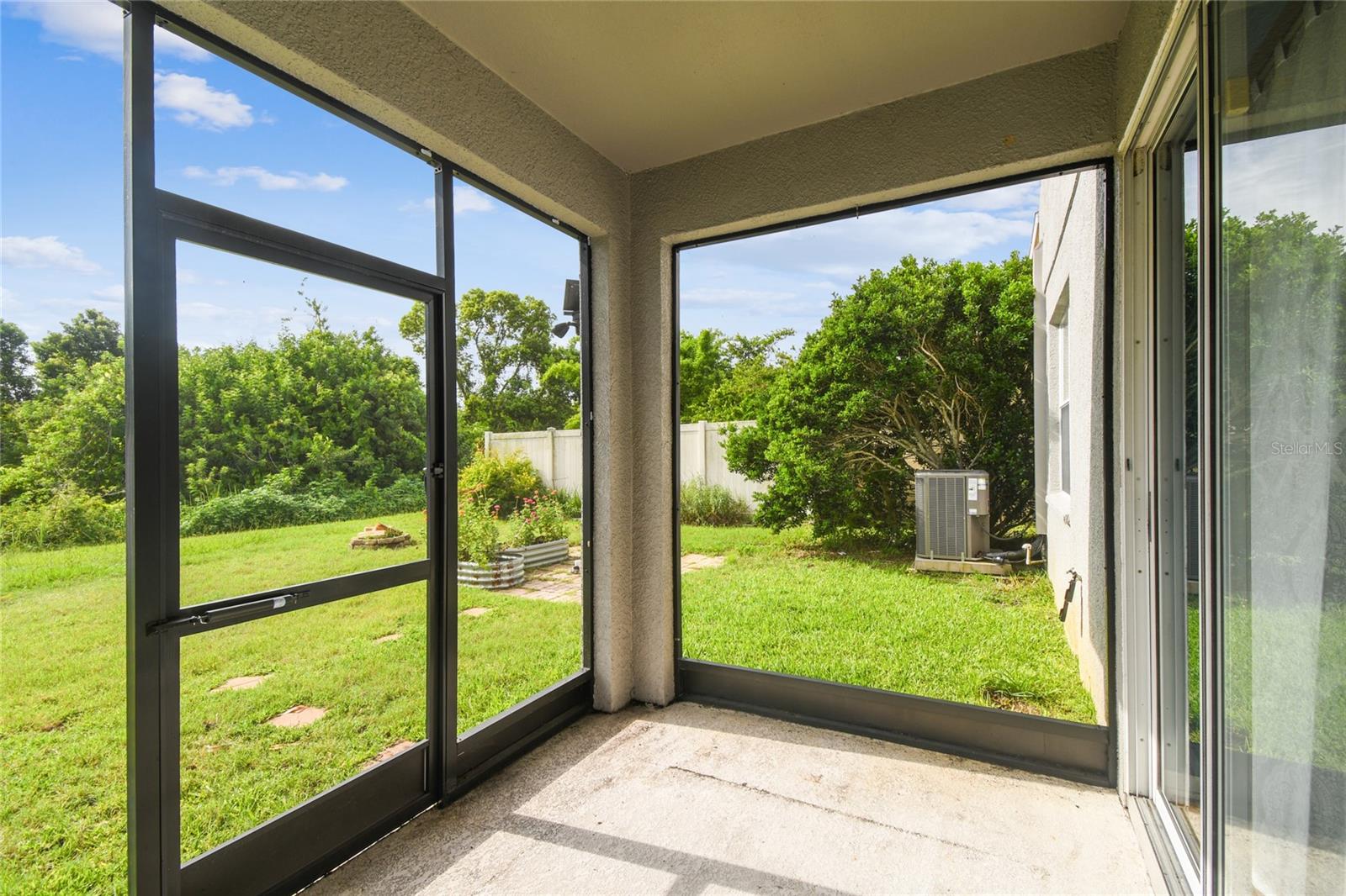 Image 33 of 38 For 10343 Avelar Ridge Drive