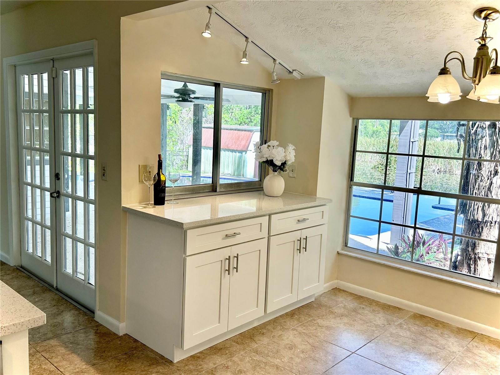 Listing photo id 11 for 17017 Paula Lane