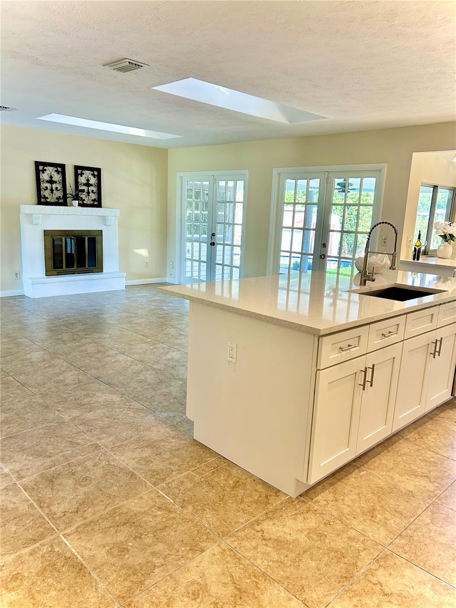 Listing photo id 15 for 17017 Paula Lane