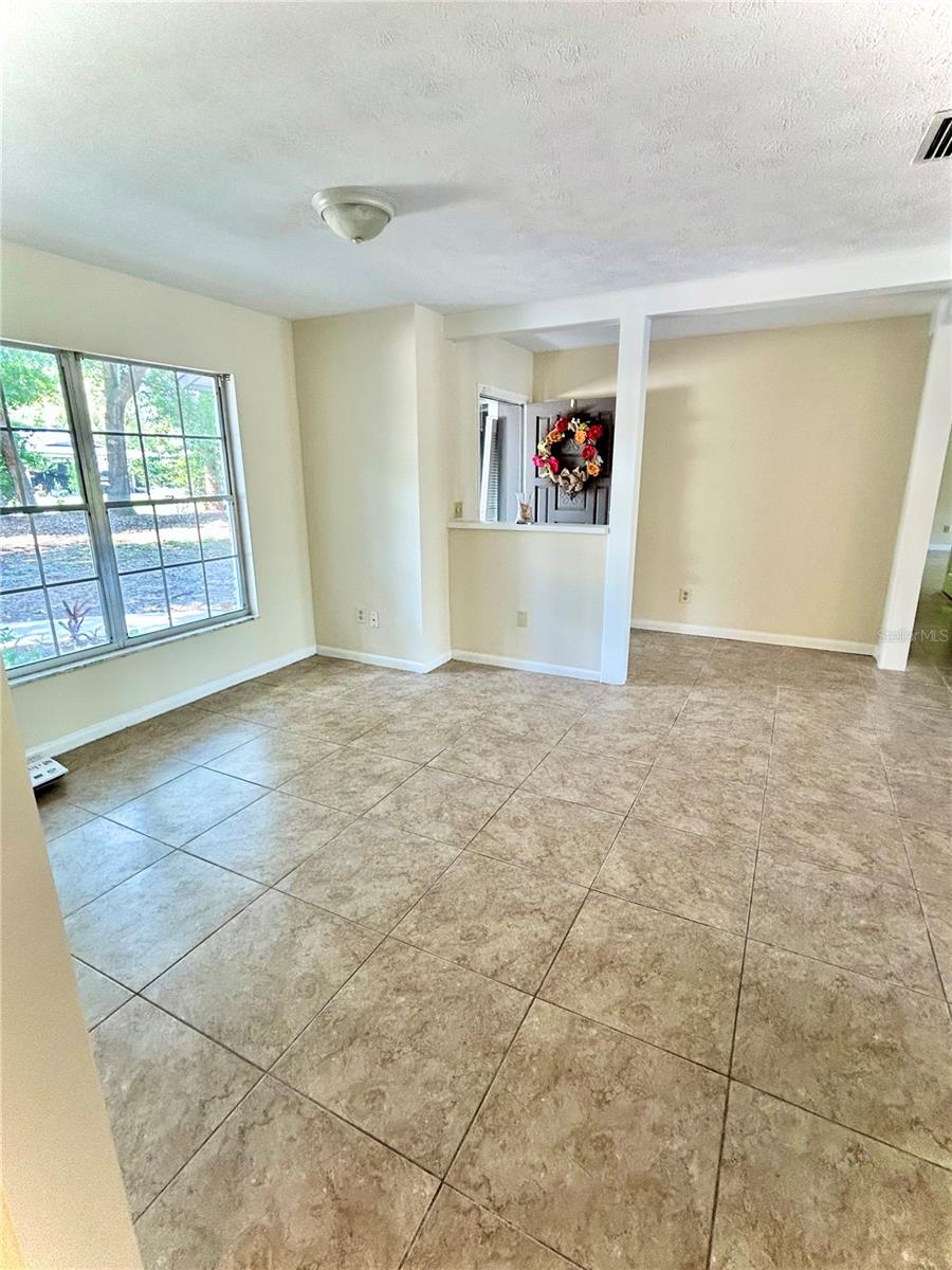 Listing photo id 17 for 17017 Paula Lane