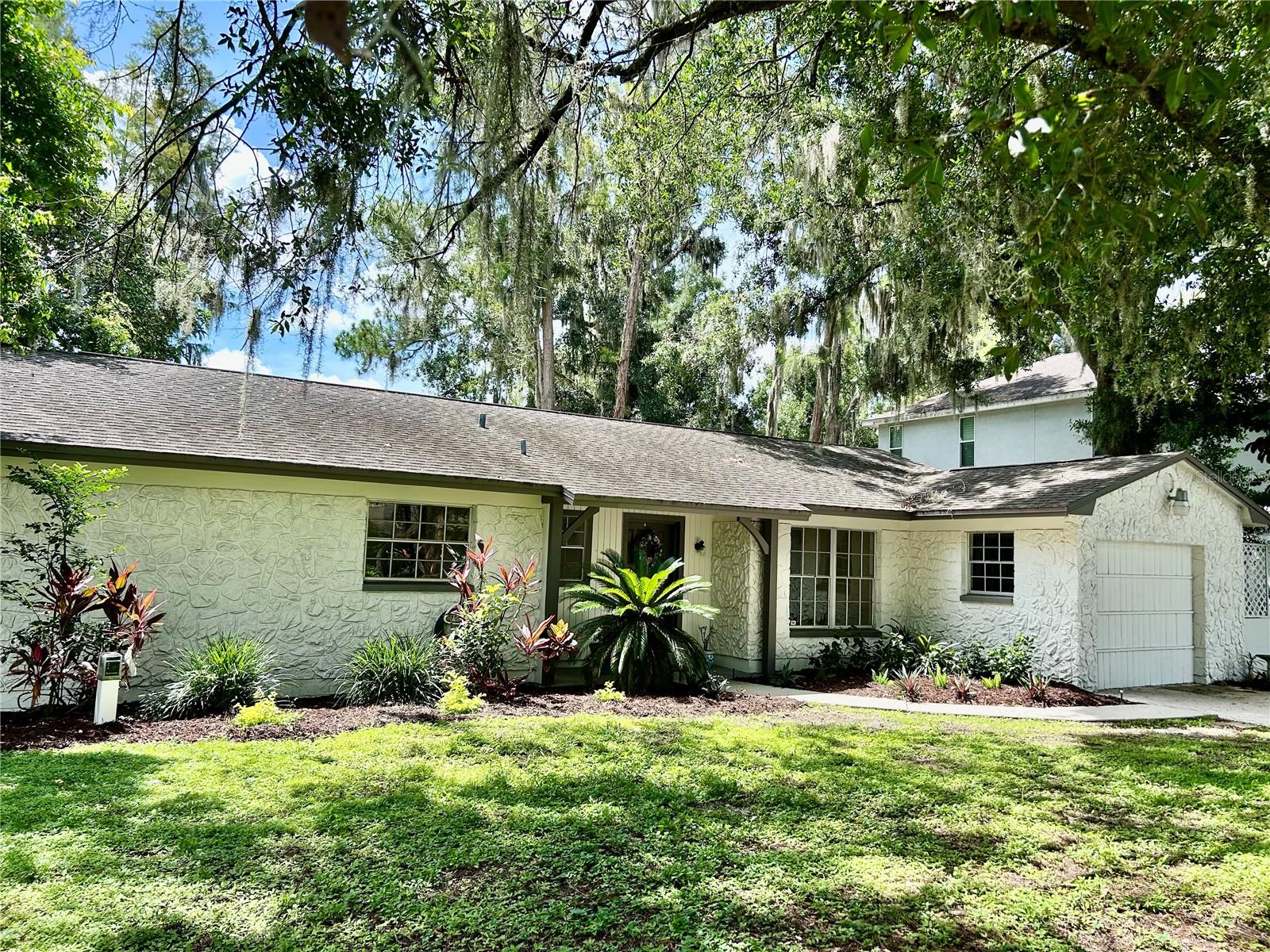 Listing photo id 1 for 17017 Paula Lane