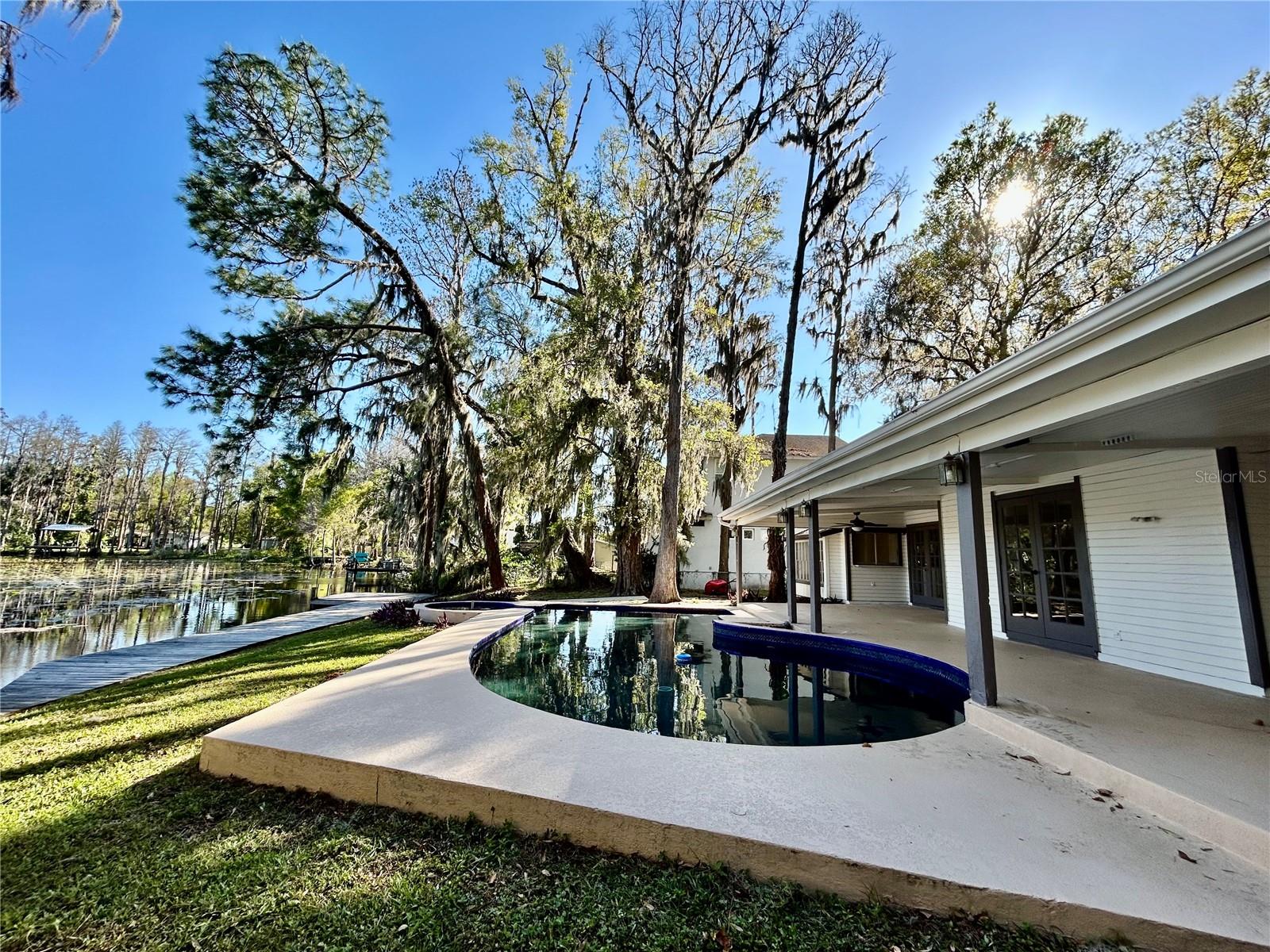 Listing photo id 30 for 17017 Paula Lane