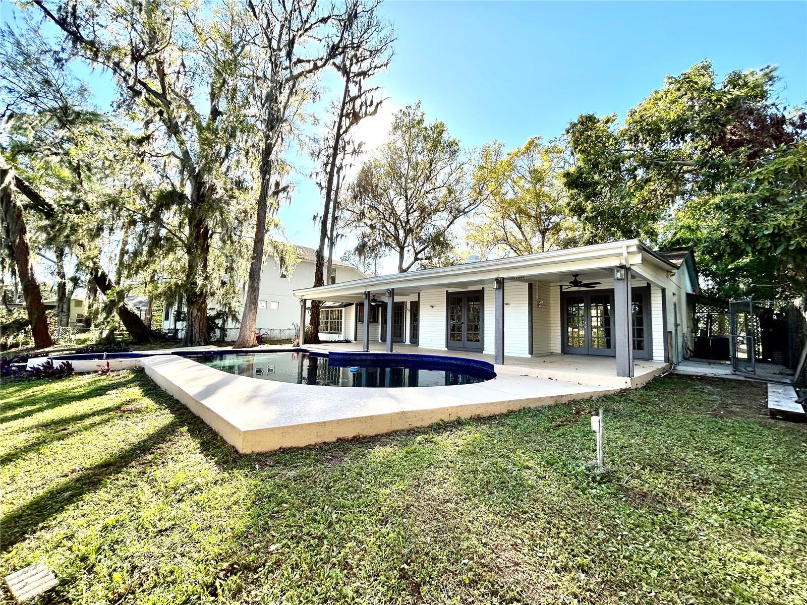 Listing photo id 32 for 17017 Paula Lane