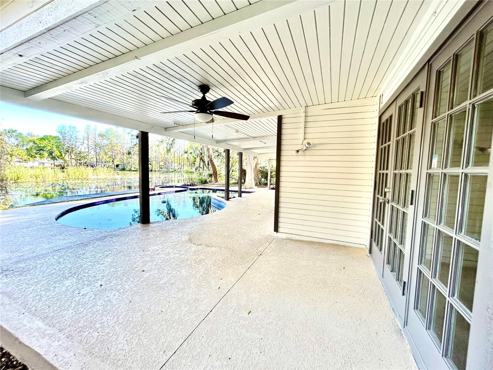 Listing photo id 36 for 17017 Paula Lane