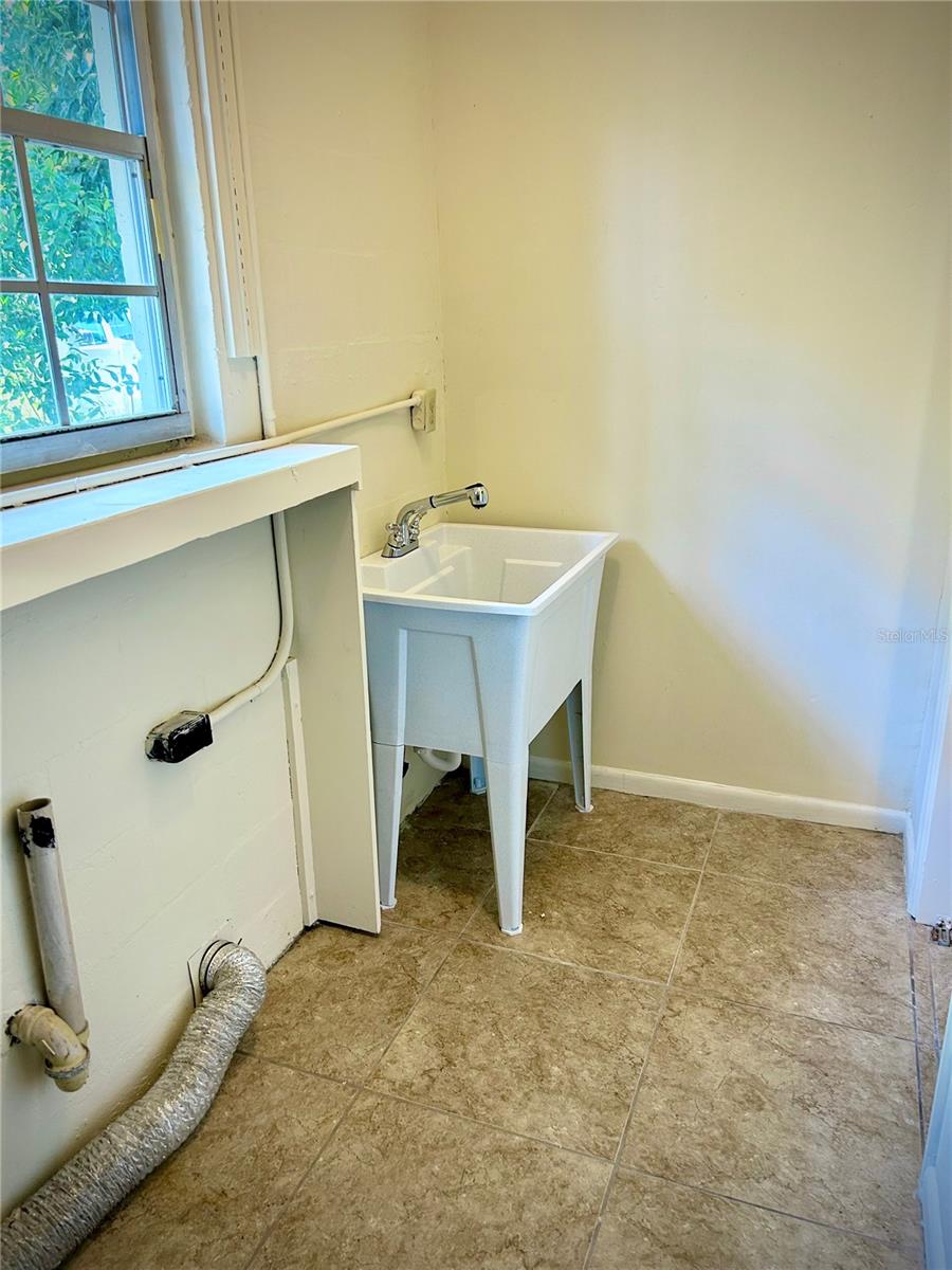Listing photo id 54 for 17017 Paula Lane