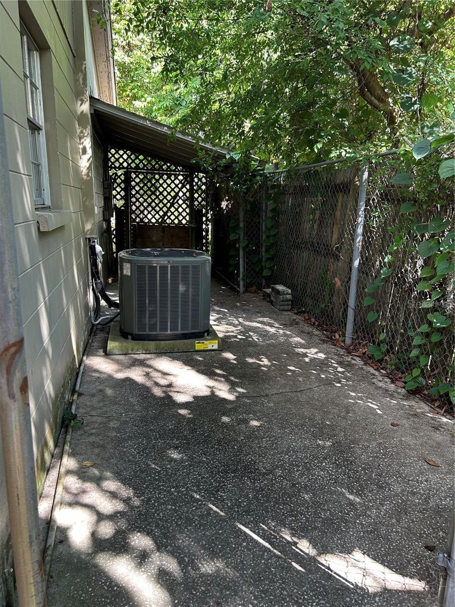 Listing photo id 55 for 17017 Paula Lane