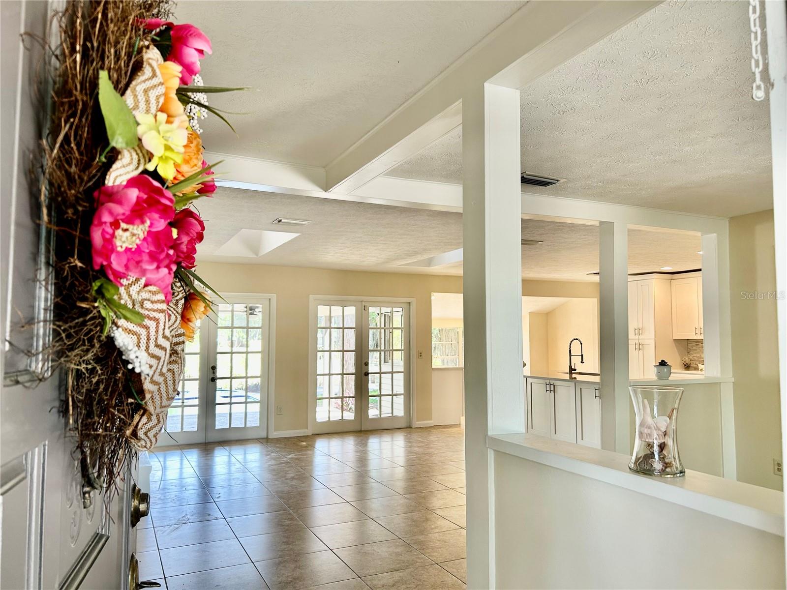 Listing photo id 5 for 17017 Paula Lane