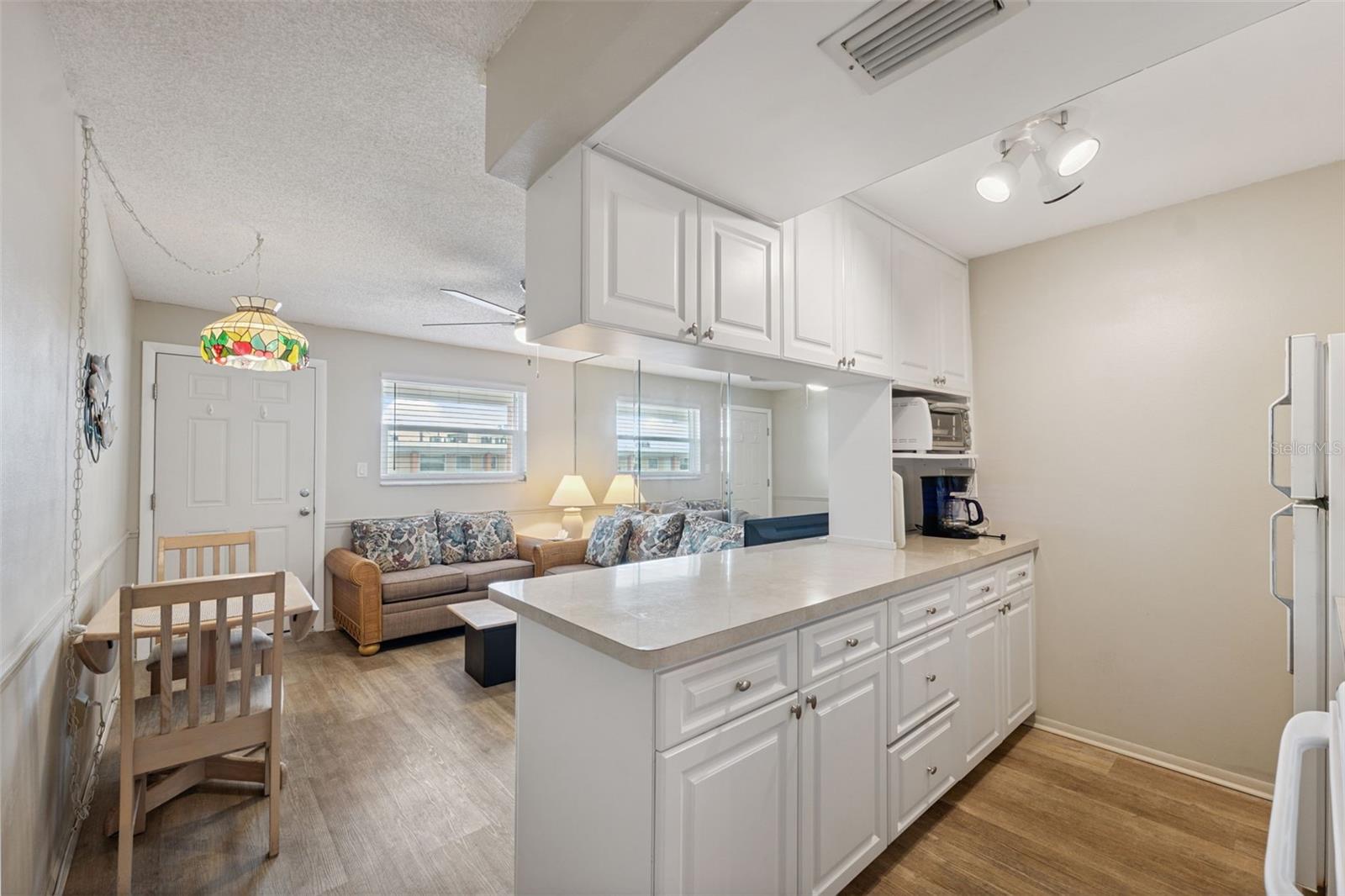Image 12 of 48 For 8567 Gulf Boulevard 19n