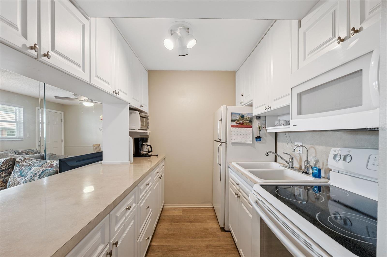 Image 13 of 48 For 8567 Gulf Boulevard 19n