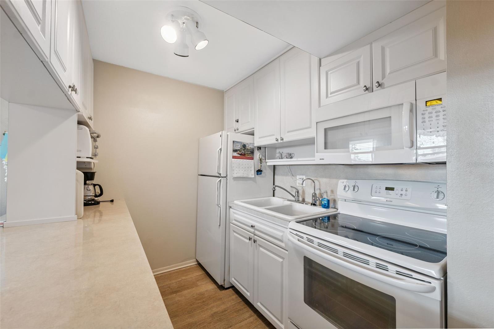 Image 14 of 48 For 8567 Gulf Boulevard 19n