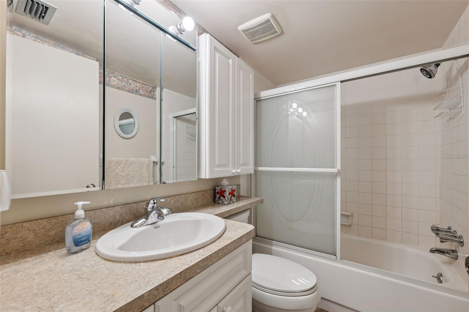 Image 20 of 48 For 8567 Gulf Boulevard 19n
