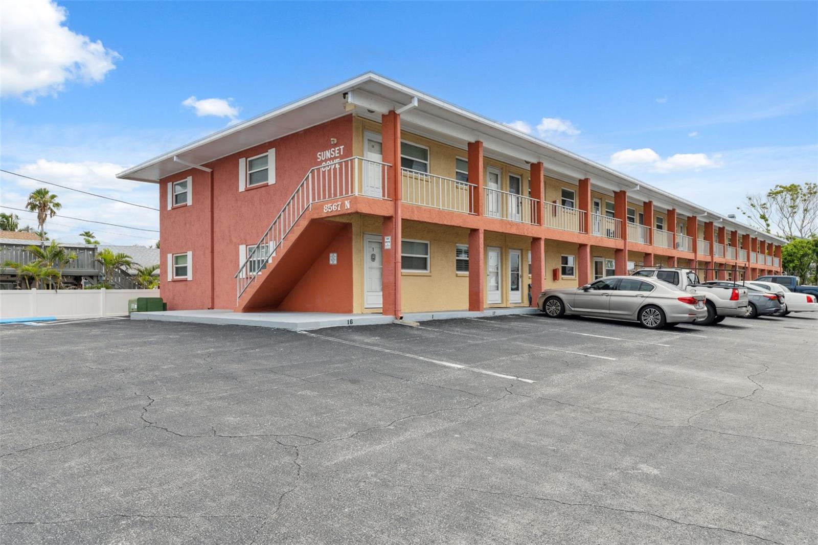 Image 8 of 48 For 8567 Gulf Boulevard 19n