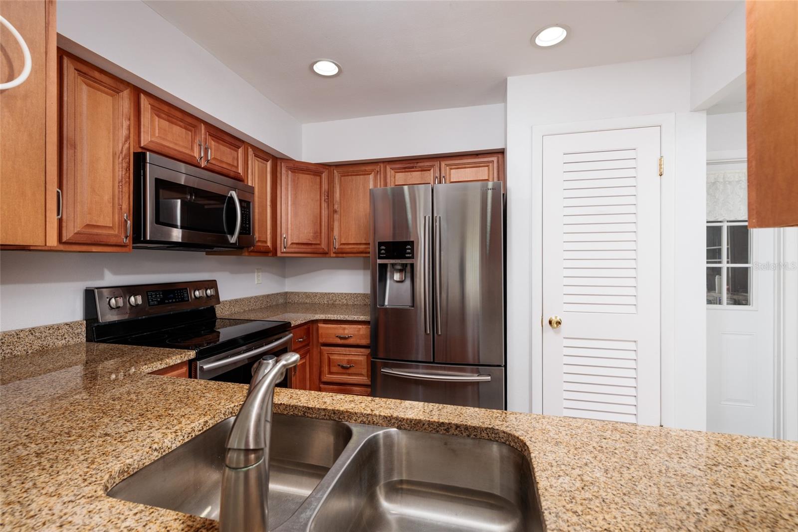 Image 15 of 42 For 6236 104th Avenue N