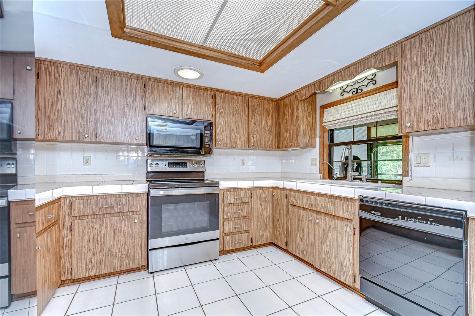 Image 10 of 33 For 11070 Tilburg Street