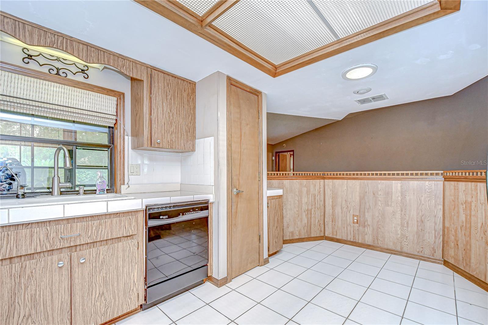 Image 9 of 33 For 11070 Tilburg Street