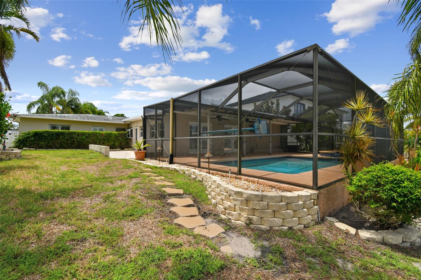 Image 18 of 35 For 3921 Eden Roc Circle