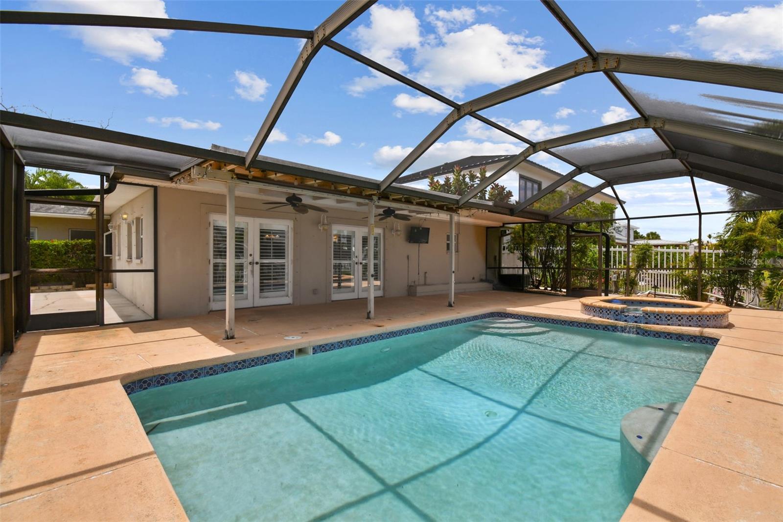 Image 20 of 35 For 3921 Eden Roc Circle