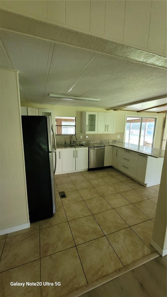 Listing photo id 8 for 11324 Bruin Drive
